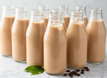 Trà sữa và cà phê muối đóng chai